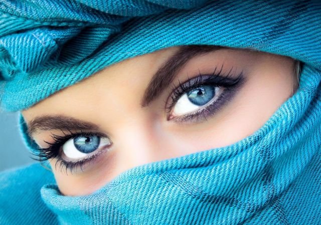 आंखों को सुंदर कैसे बनाएं, Eyes Makeup Tips in Hindi, eyes tips in hindi, आखे बडी करने के उपाय, ankho ko bada kaise kare,